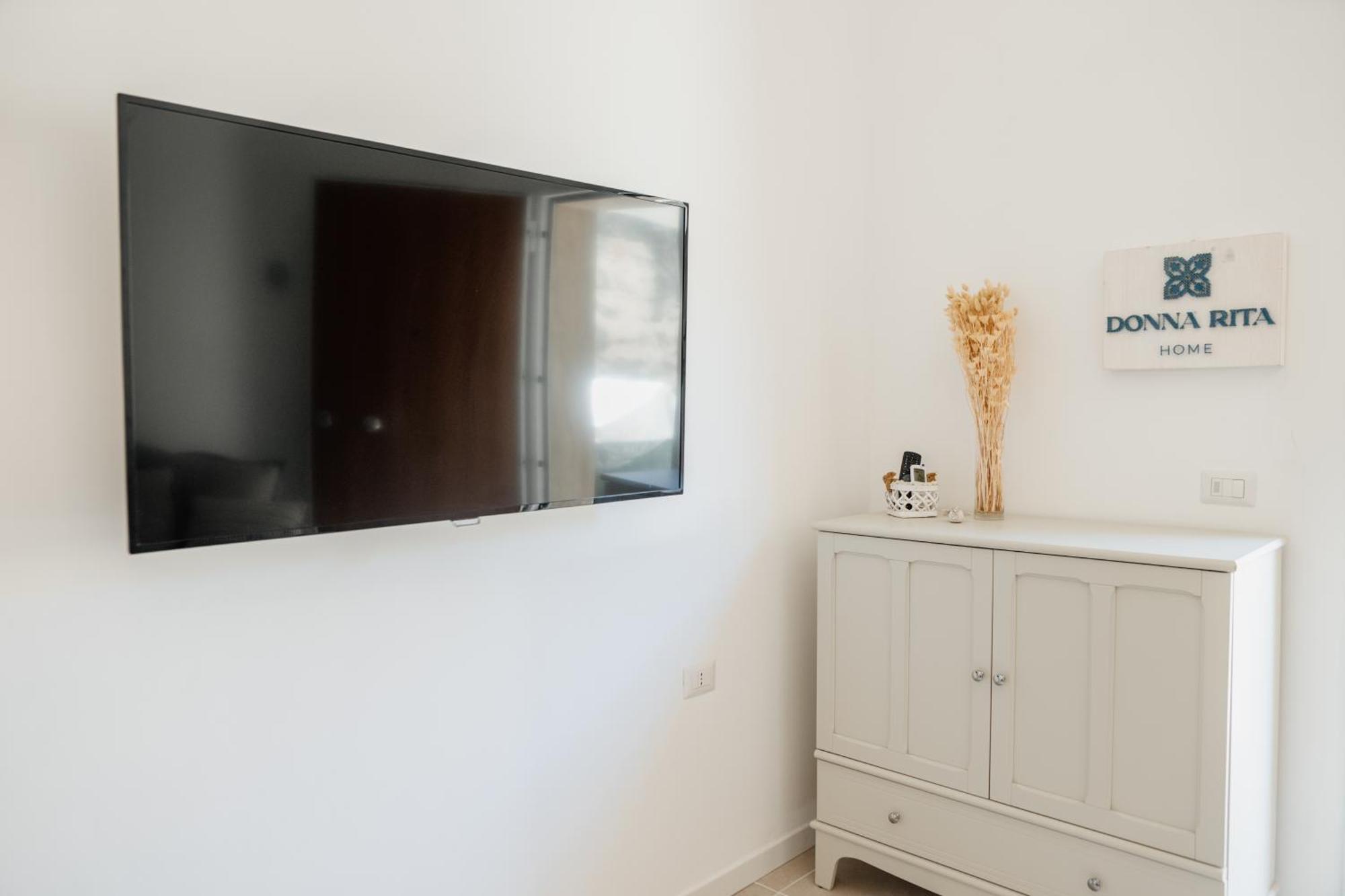Donna Rita Apartment Монополи Екстериор снимка
